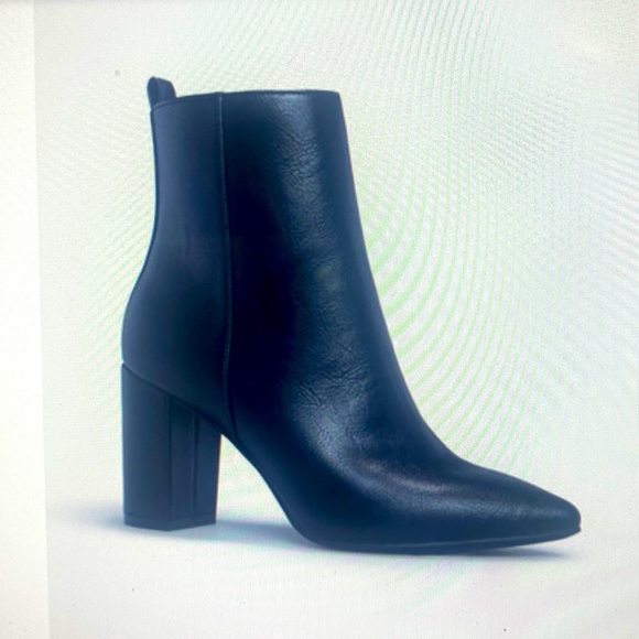 Black Booties Size 10 - Picture 2 of 5